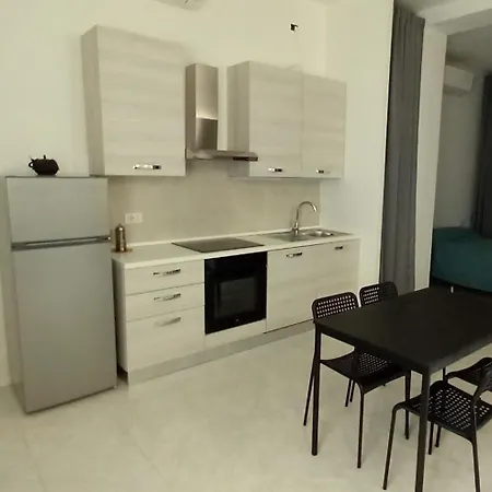 Monolocale Centrale דירה ראבנה